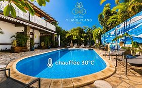 Hotel Ylang-Ylang - A Partir De 16 Ans